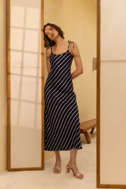 Bow Slip - Navy with White Diagonal Pinstripe